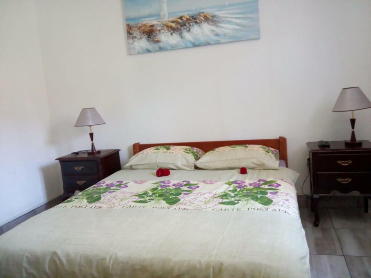 Apartman Teuta ซาเกร็บ ภายนอก รูปภาพ