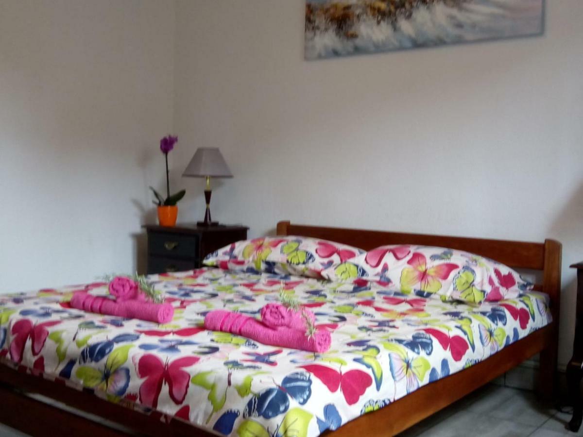 Apartman Teuta ซาเกร็บ ภายนอก รูปภาพ